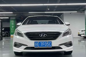 索納塔 現(xiàn)代 經(jīng)典 2.0L 自動(dòng)領(lǐng)先版