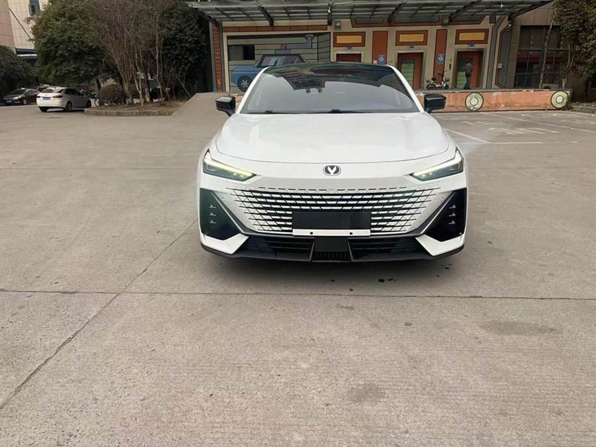 長安 長安UNI-V  2022款 1.5T 智慧領(lǐng)航型圖片