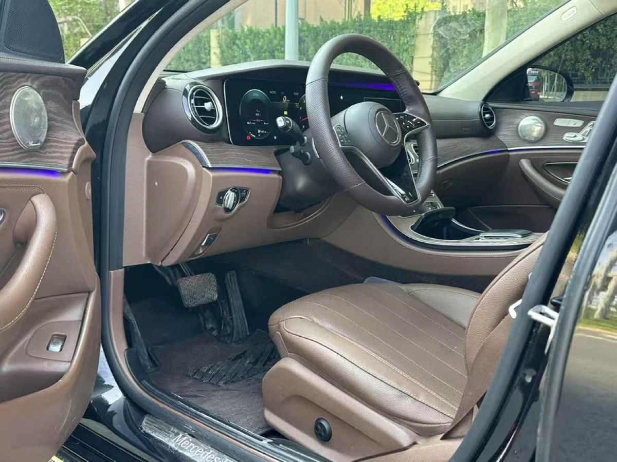 奔馳 奔馳E級  2021款 改款 E 300 L 時尚型圖片