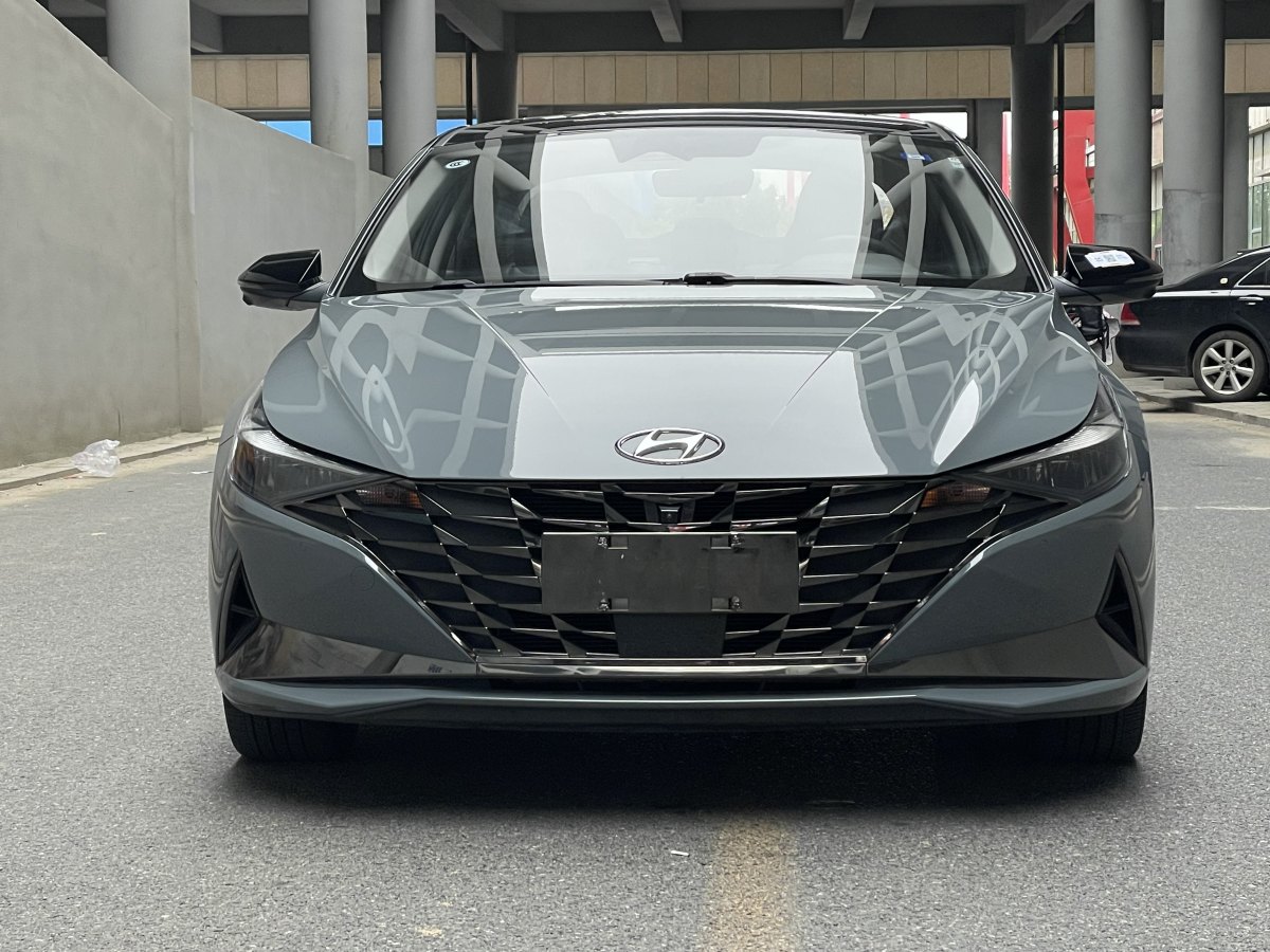 2021年11月現(xiàn)代 伊蘭特  2023款 1.5L CVT LUX尊貴版