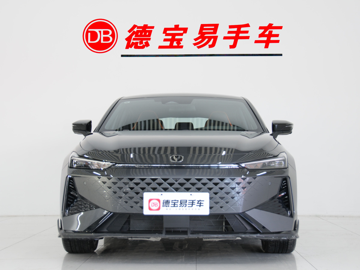 長(zhǎng)安 長(zhǎng)安UNI-V  2023款 1.5T 尊貴型圖片