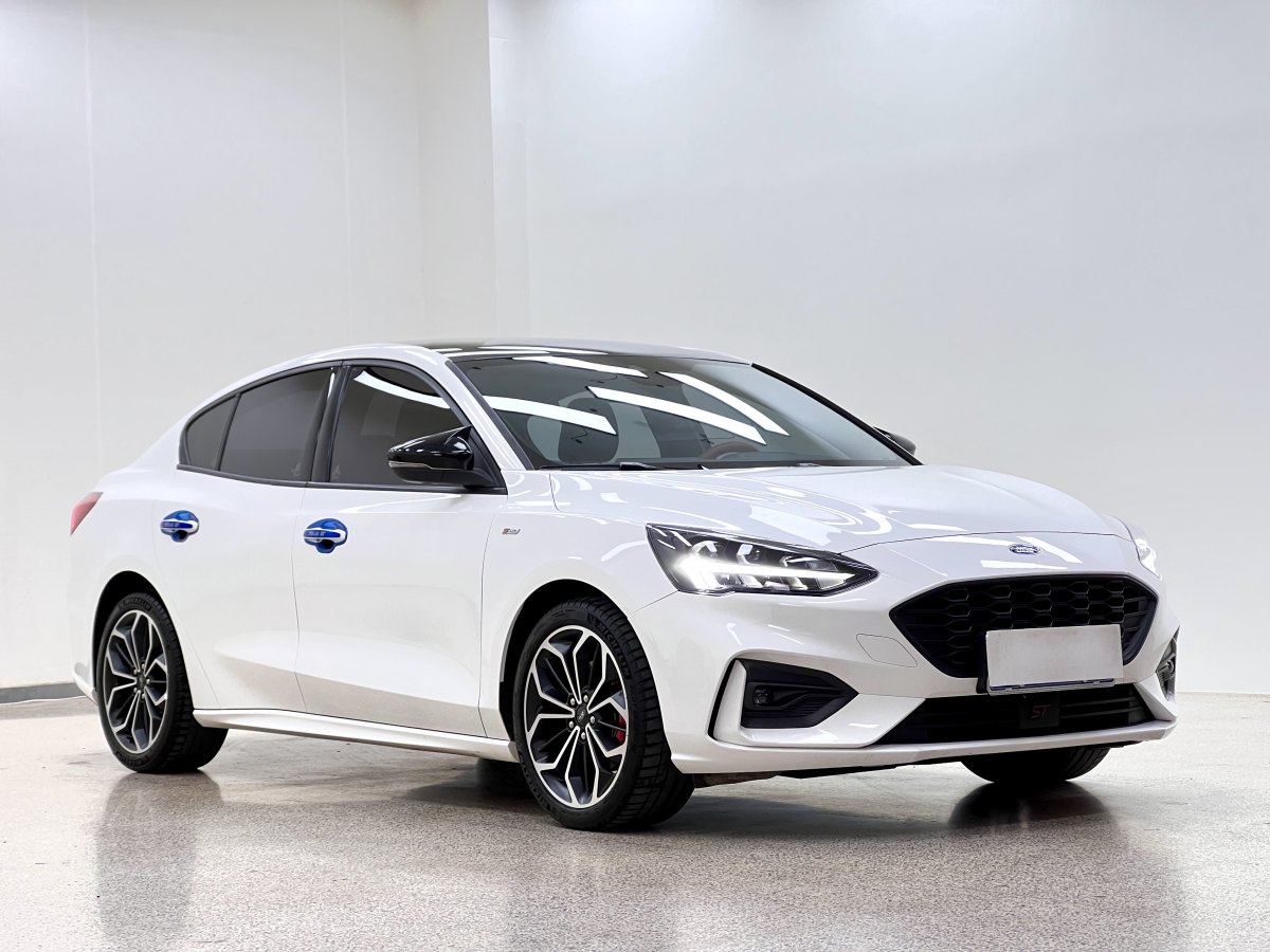 2021年6月福特 福克斯  2021款 三廂 EcoBoost 180 自動(dòng)ST Line