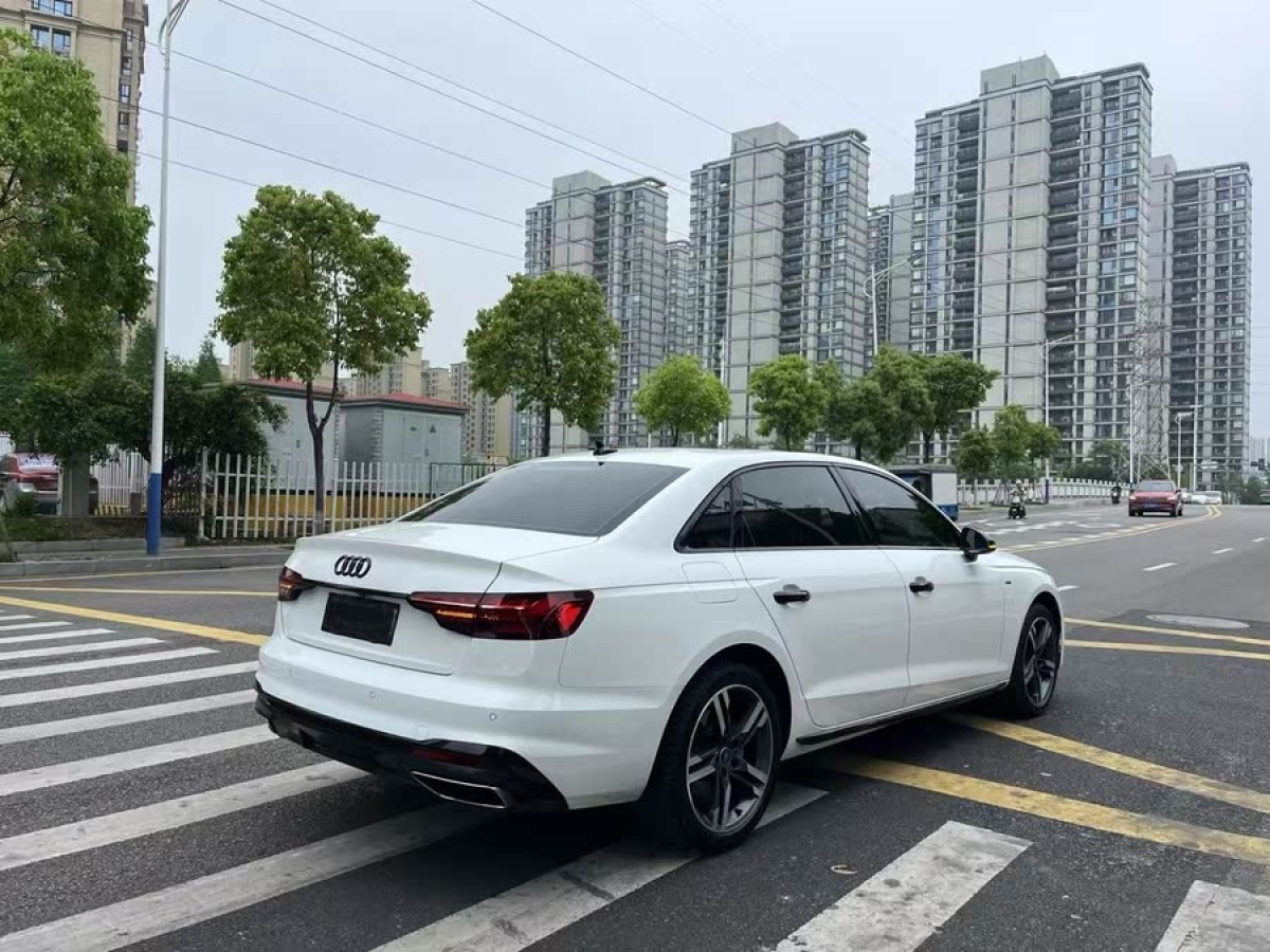 奧迪 奧迪A4L  2022款 40 TFSI 豪華動感型圖片