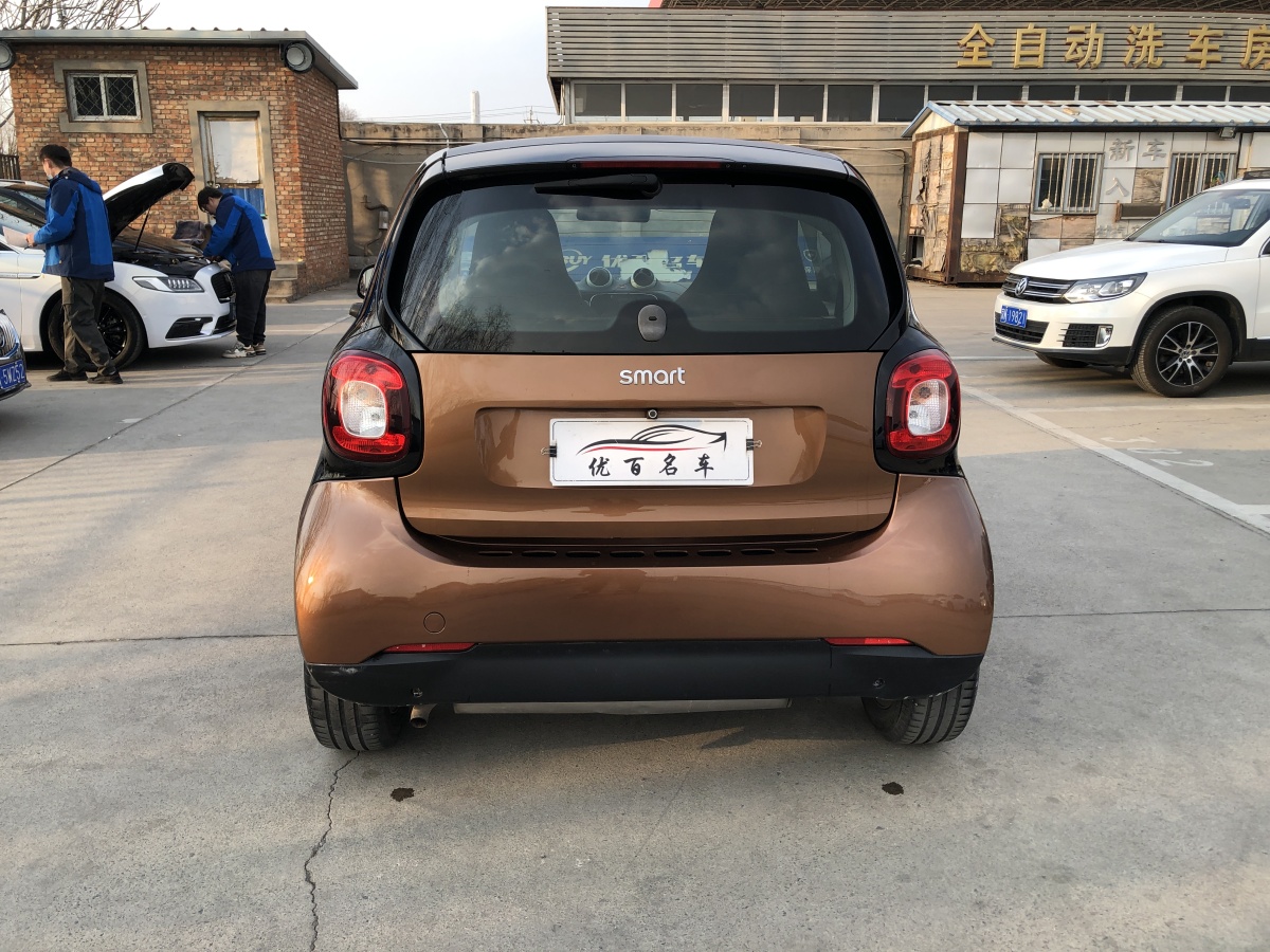 2017年2月smart fortwo  2015款 1.0L 52千瓦硬頂靈動版