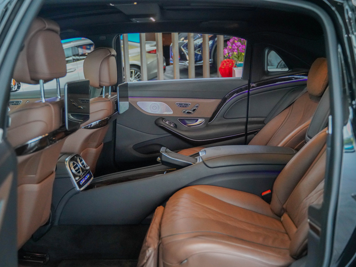 2019年7月奔馳 邁巴赫S級(jí)  2019款 改款 S 560 4MATIC