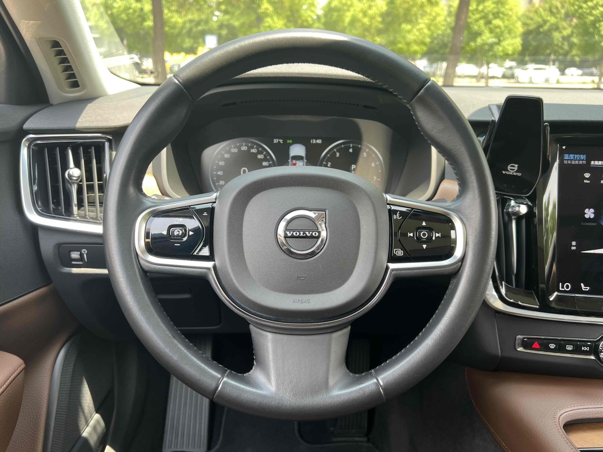 2019年10月沃爾沃 S90  2020款 改款 T5 智逸豪華版