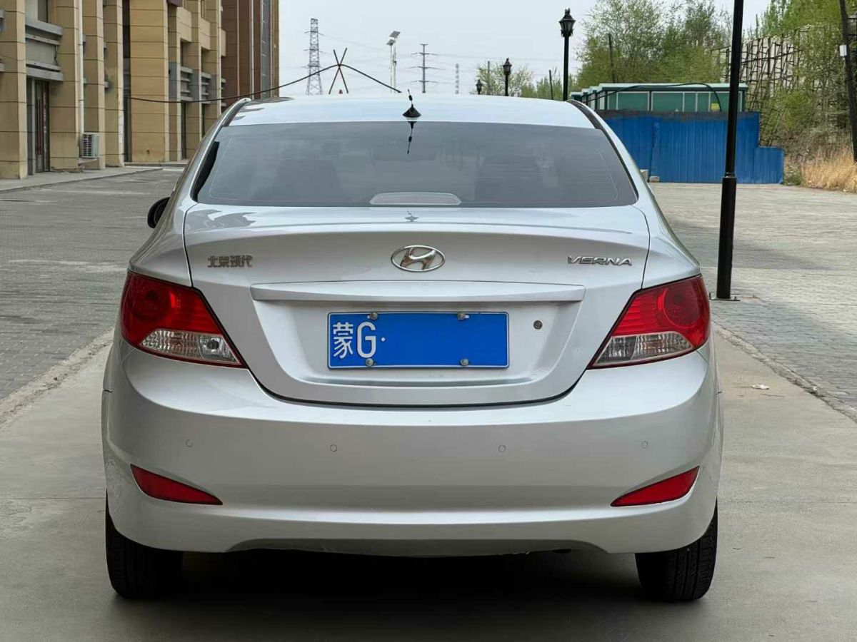 現(xiàn)代 瑞納  2010款 1.4 GL 標準型圖片