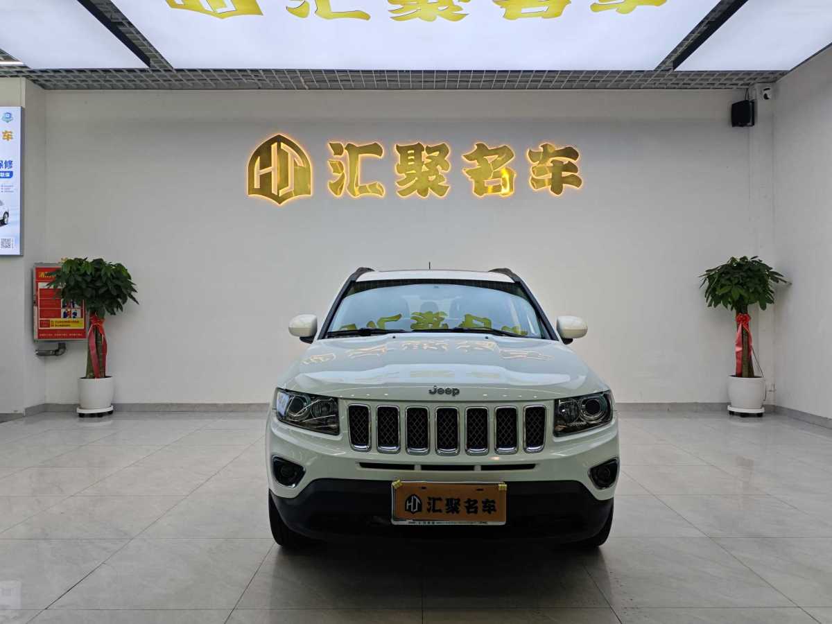 Jeep 指南者  2014款 改款 2.4L 四驅(qū)豪華版圖片