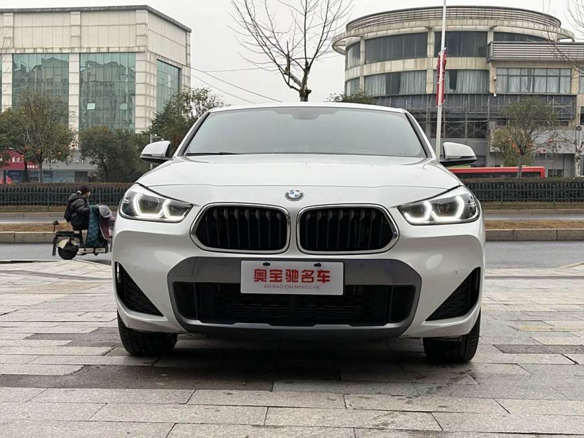 寶馬 寶馬X2  2020款 sDrive25i 領(lǐng)先型M越野套裝圖片