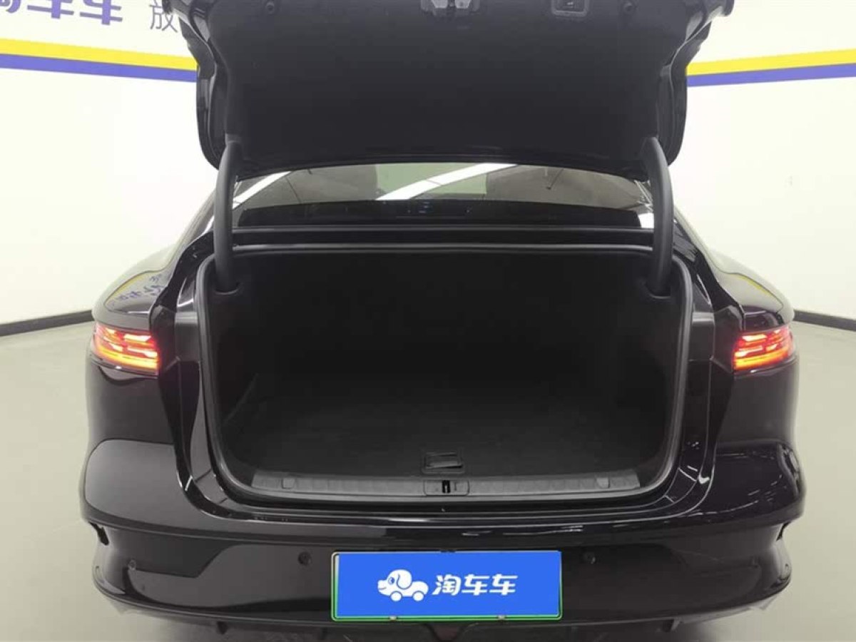 嵐圖 嵐圖追光  2024款 PHEV 四驅(qū)超長續(xù)航行政版圖片