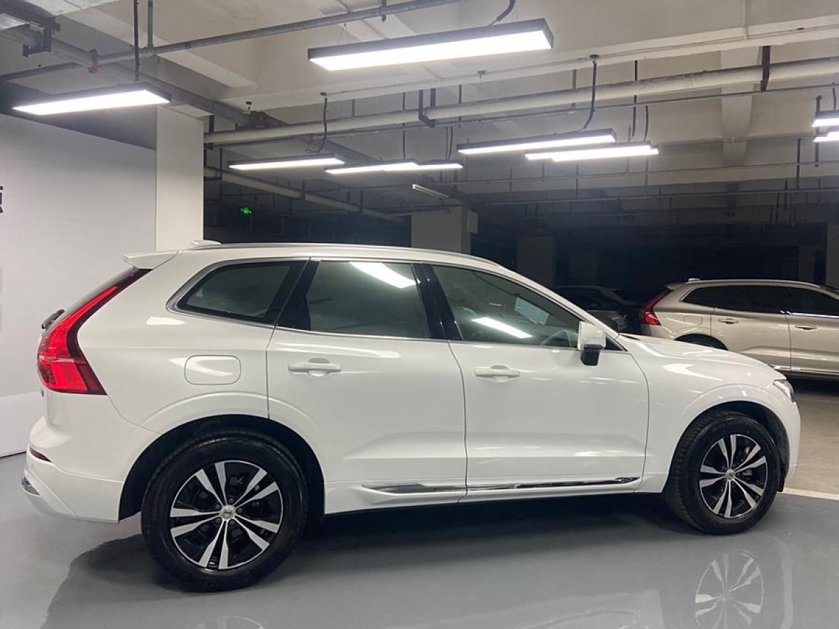 沃尔沃 XC60  2023款 B5 四驱智远豪华版图片