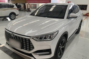 宋PLUS 比亞迪 1.5T 自動(dòng)尊貴型