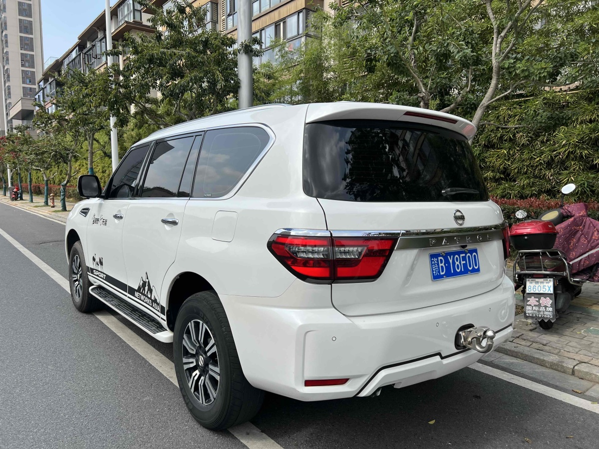 日產(chǎn) 途樂(lè)  2018款 4.0L 鉑金型圖片