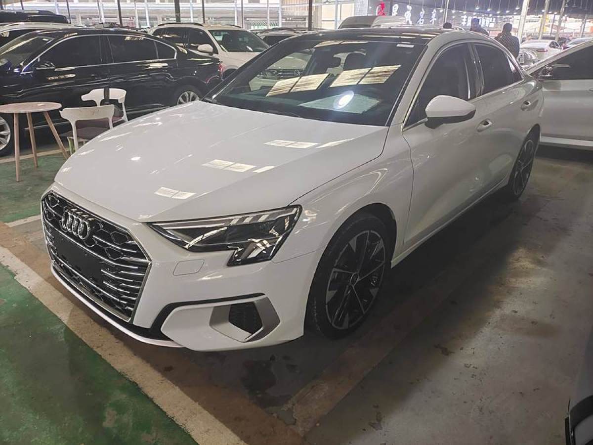 2023年2月奧迪 奧迪A3  2022款 A3L Limousine 35 TFSI RS套件燃速型