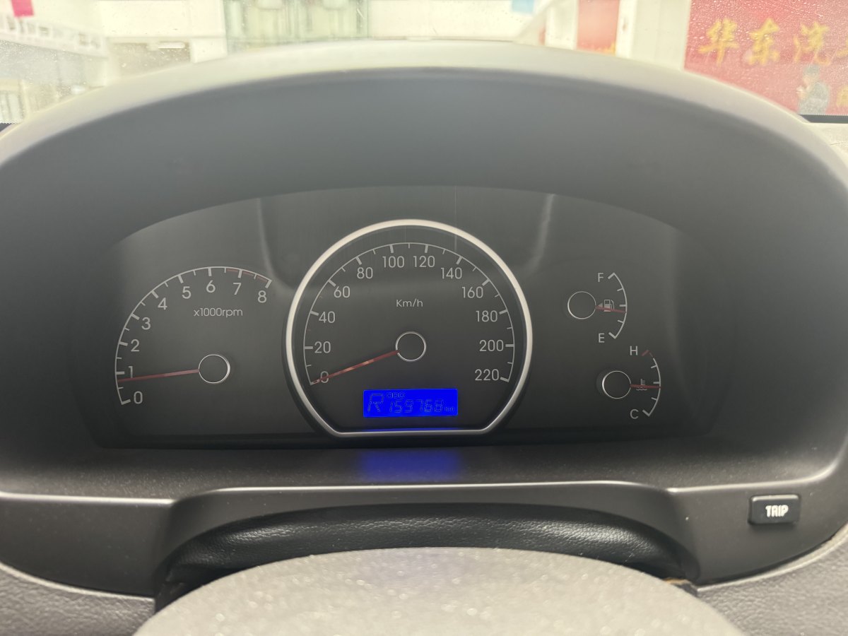 現(xiàn)代 悅動  2011款 1.6L 自動舒適型圖片