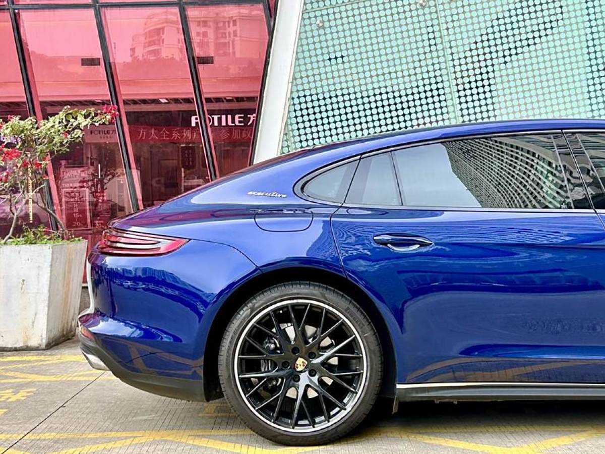 保時(shí)捷 Panamera  2019款 Panamera 4 行政加長(zhǎng)版 2.9T圖片