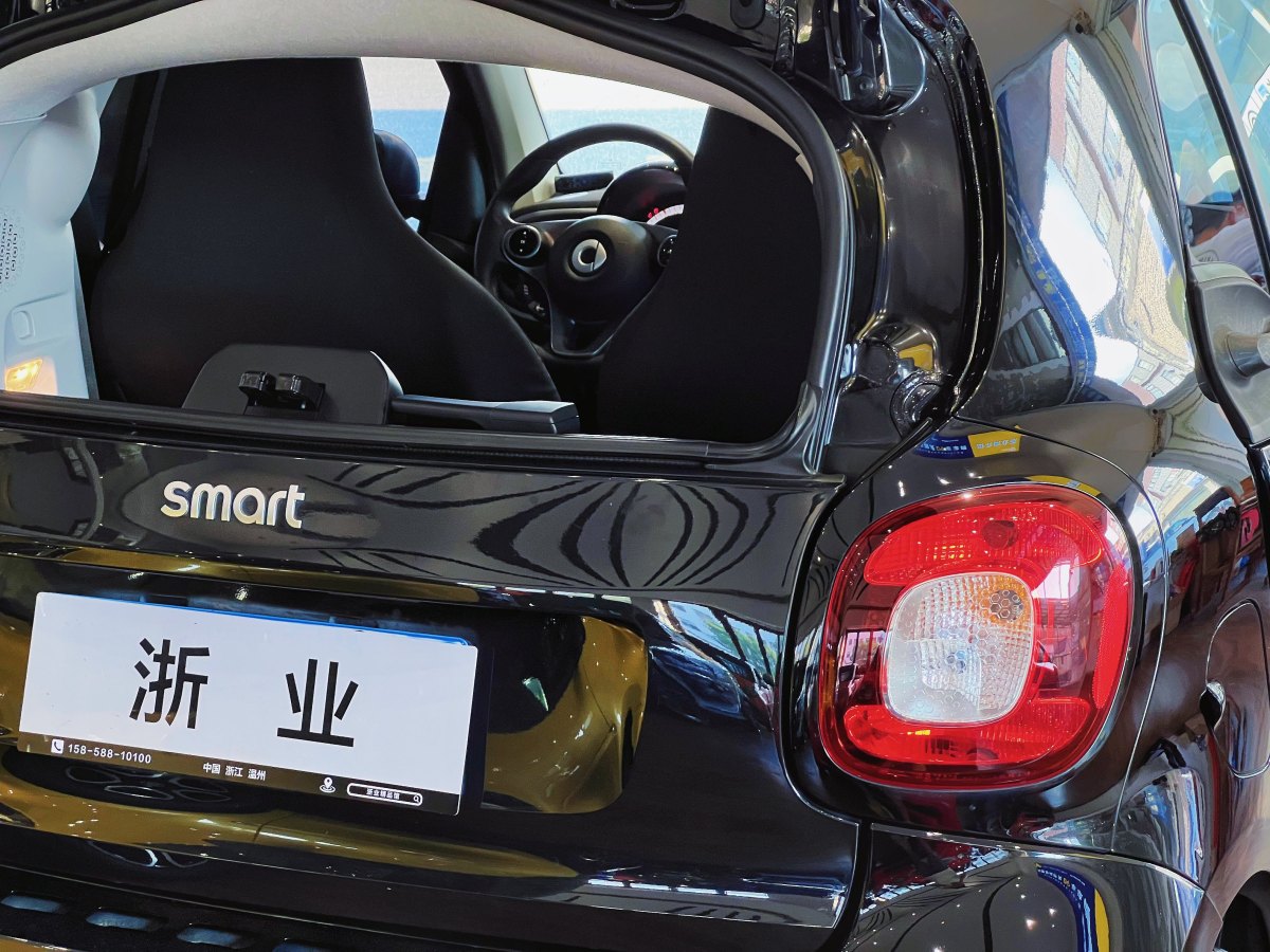 smart fortwo  2015款 1.0L 52千瓦硬頂激情版圖片