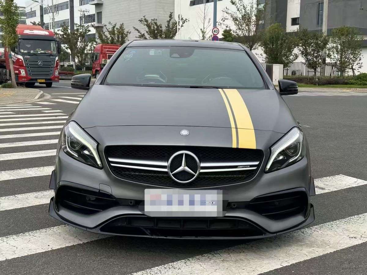 奔馳 奔馳A級AMG  2017款 AMG A 45 4MATIC 暗夜雷霆限量版圖片