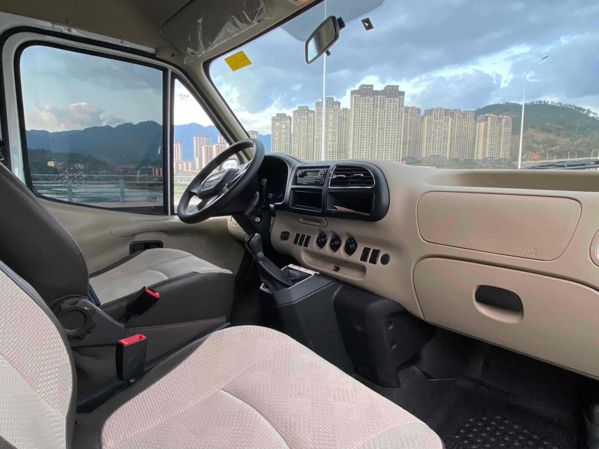 江铃 特顺  2019款 2.8T商运型长轴中顶8座后单胎国VI JX493图片