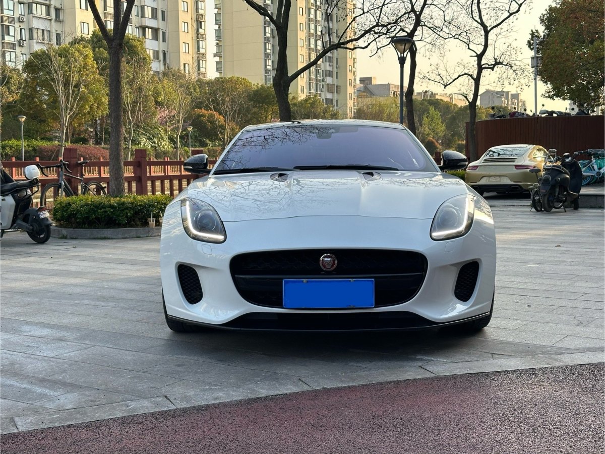 捷豹 F-TYPE  2019款 2.0T 硬顶版图片