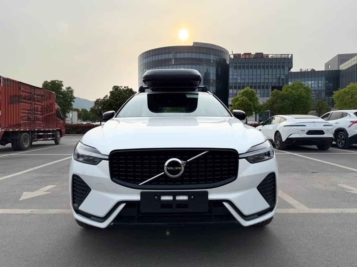 沃爾沃 XC60  2024款 B5 四驅(qū)峽灣版圖片