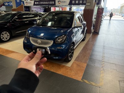 2017年9月 smart forfour 1.0L 52千瓦激情版圖片