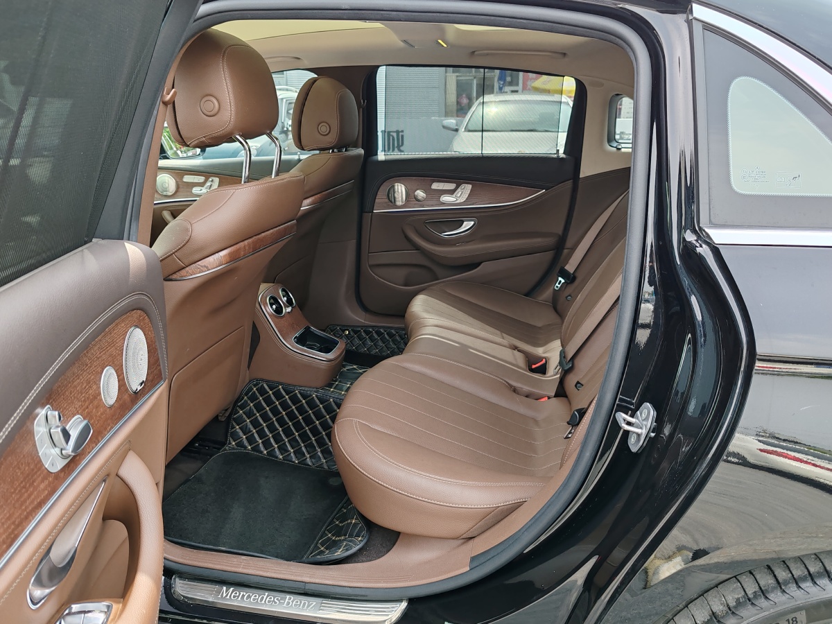 奔馳 奔馳E級  2023款 改款 E 300 L 豪華型圖片