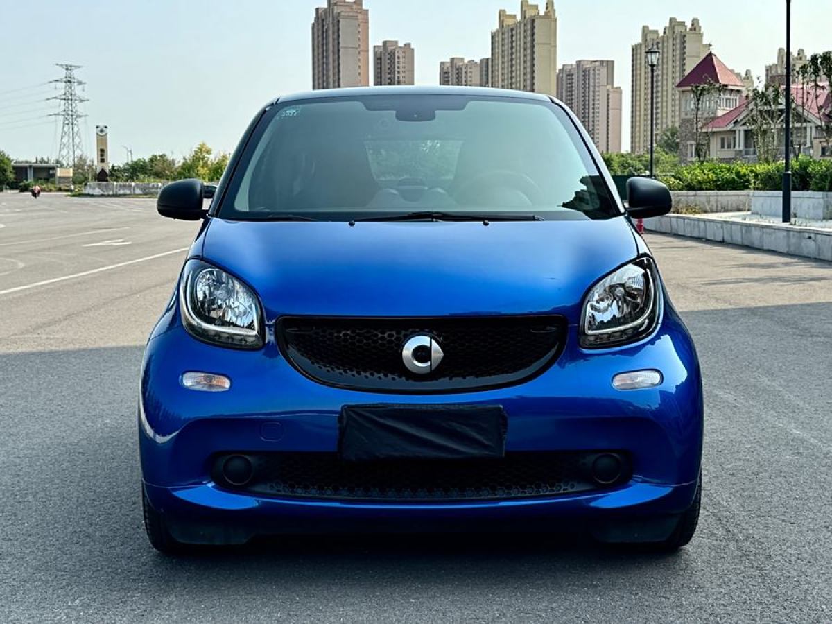 2019年11月smart fortwo  2019款 0.9T 66千瓦硬頂動擎版 國VI