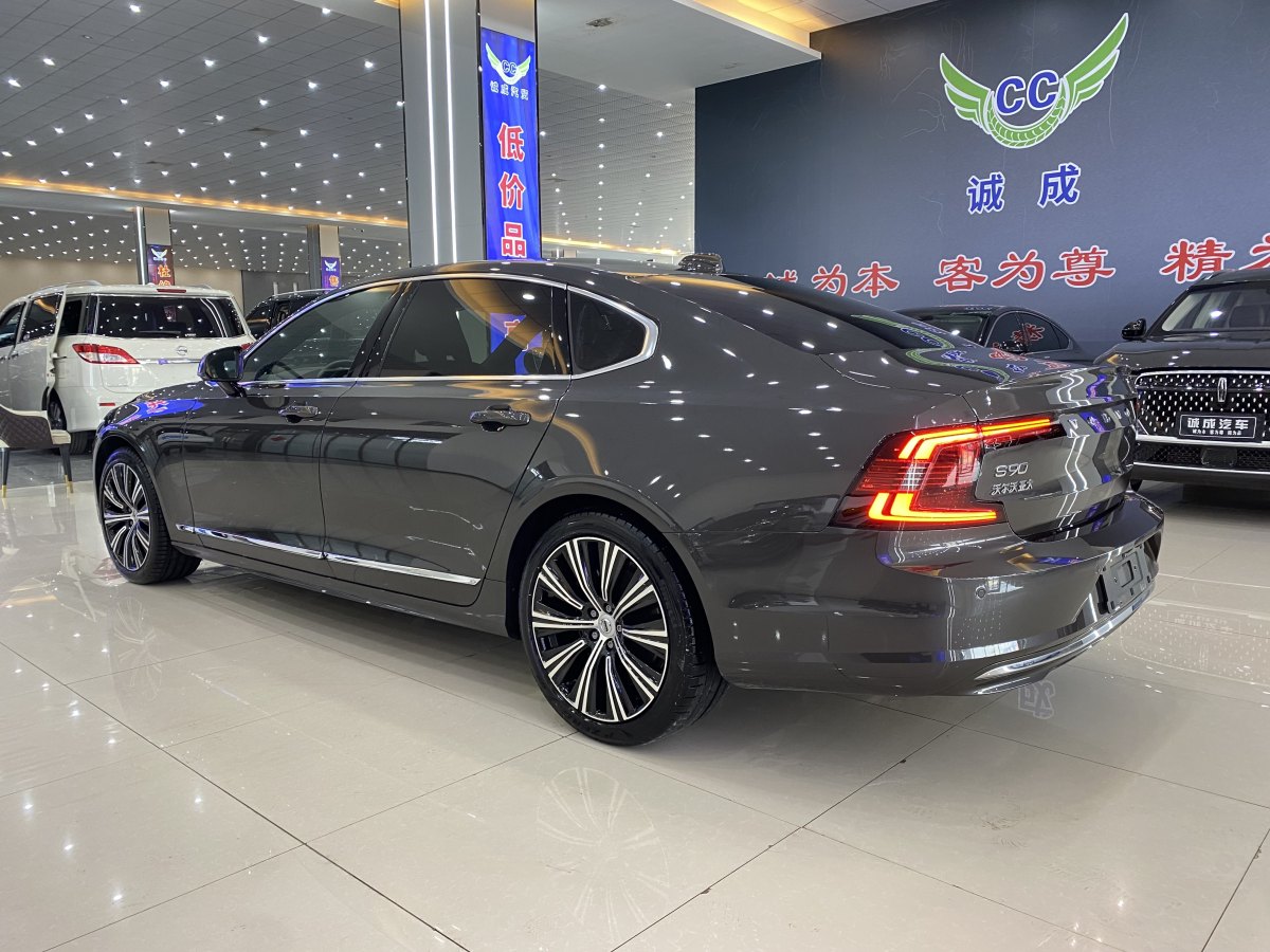 沃爾沃 S90  2024款 B5 智遠(yuǎn)豪華版圖片