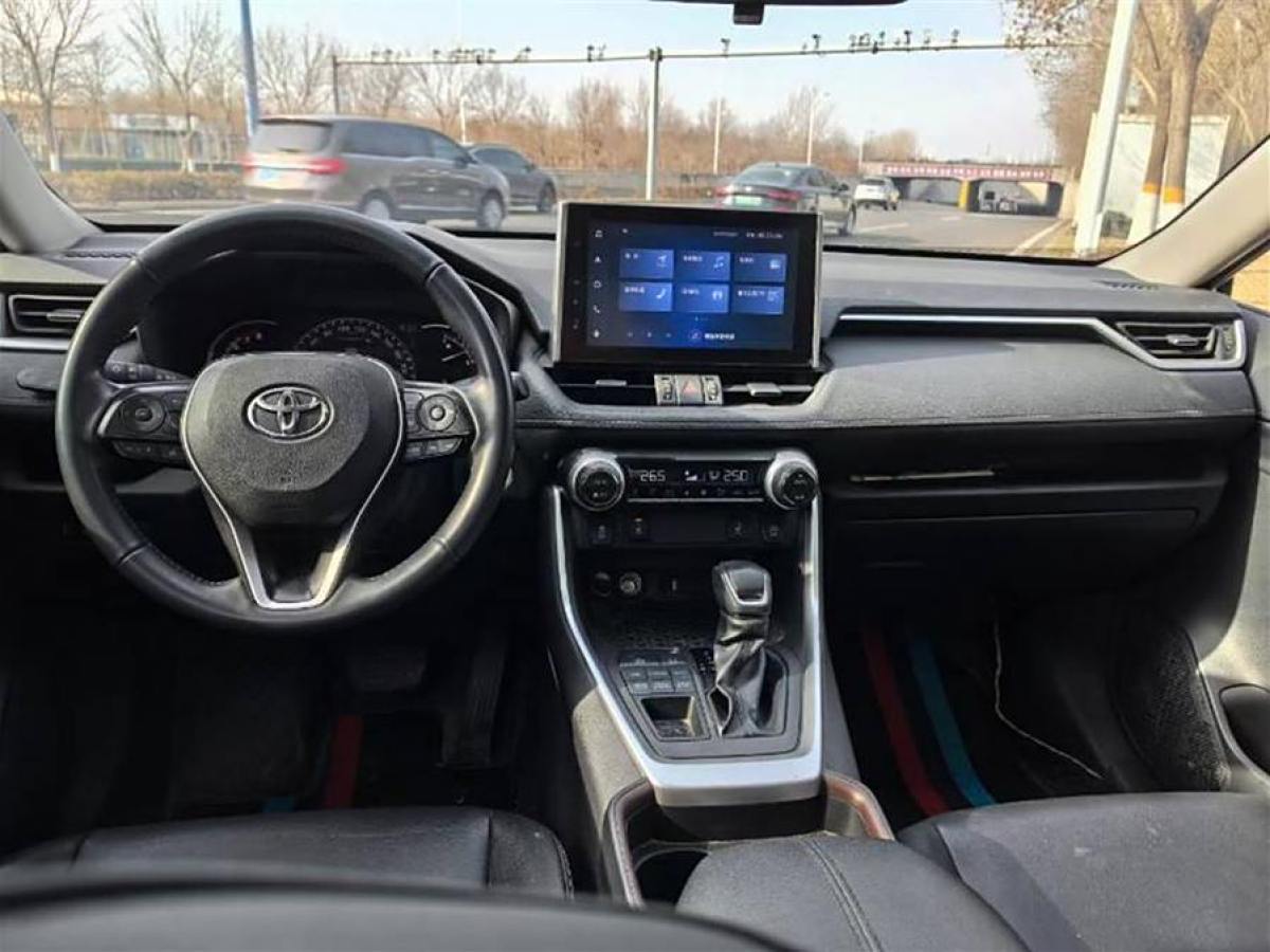 2022年1月豐田 RAV4榮放  2021款 2.0L CVT四驅(qū)尊貴版