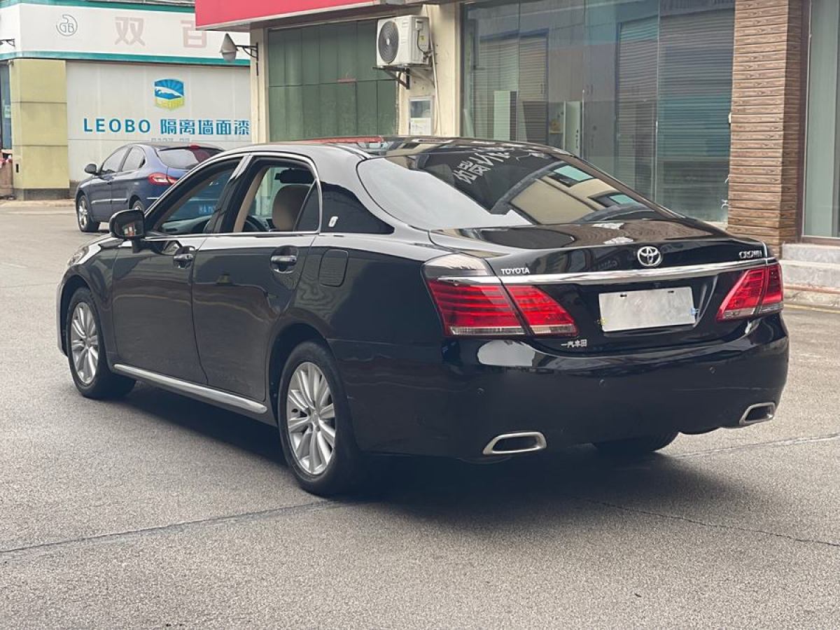 豐田 皇冠  2012款 2.5L Royal 導(dǎo)航版圖片