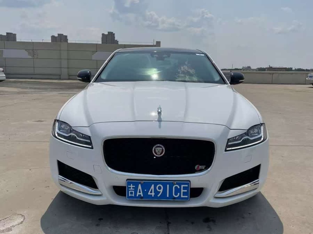 捷豹 XFL  2022款 XFL 2.0T P250 兩驅(qū)尊享豪華版圖片