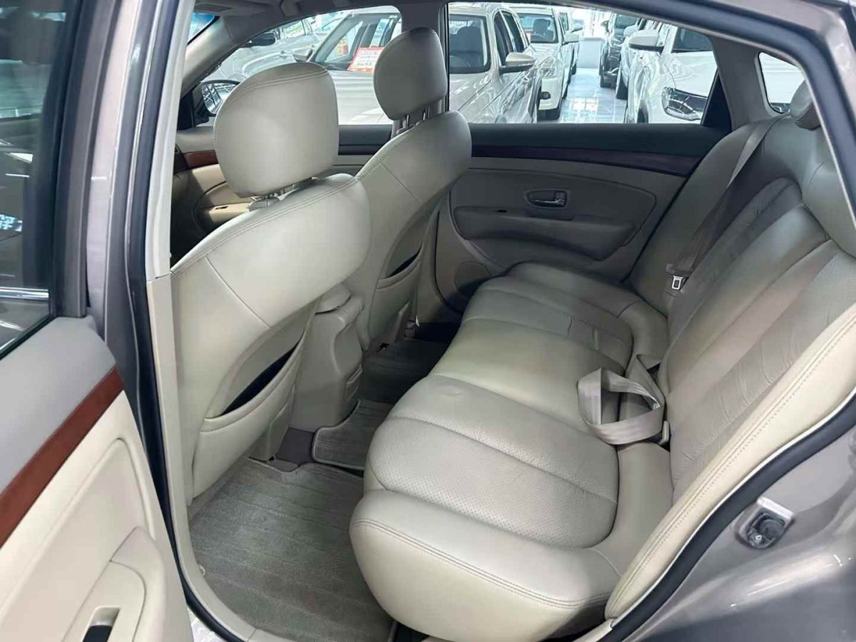 日產(chǎn) 驪威  2010款 勁逸版 1.8L 自動標(biāo)準(zhǔn)型圖片