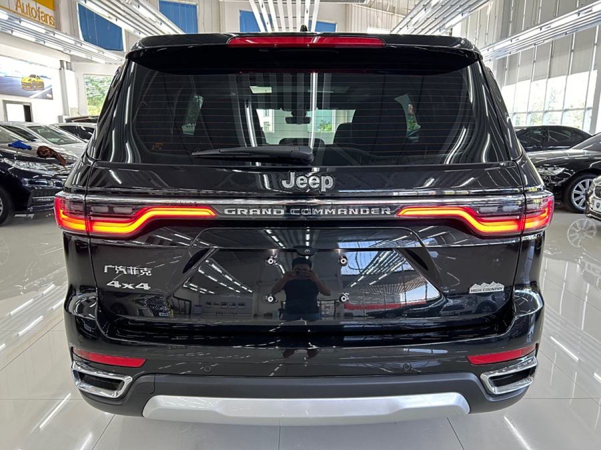 Jeep 大指挥官  2022款 2.0T 四驱豪华版图片