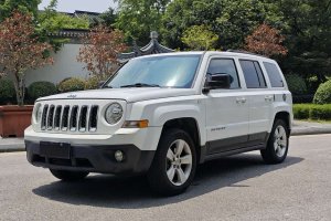 自由客 Jeep 2.0L 運(yùn)動(dòng)版