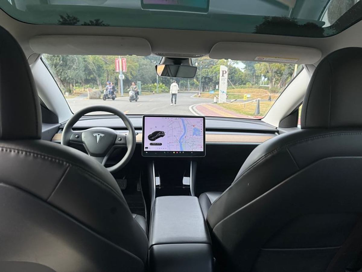 特斯拉 Model 3  2020款 改款 標(biāo)準(zhǔn)續(xù)航后驅(qū)升級版圖片