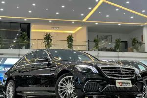 V級(jí) 奔馳 V 260 L 尊貴加長(zhǎng)版