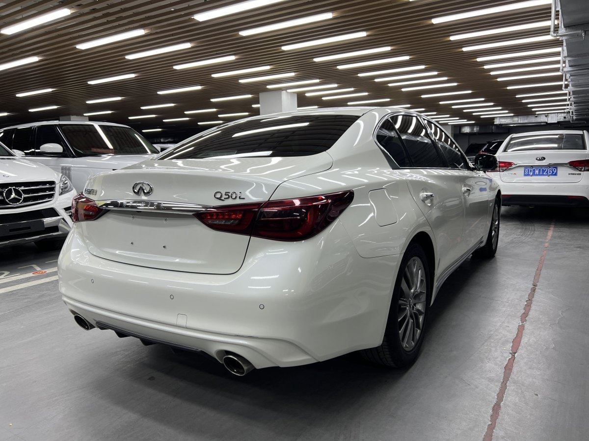 英菲尼迪 Q50L  2018款 2.0T 進(jìn)享版 國(guó)VI圖片