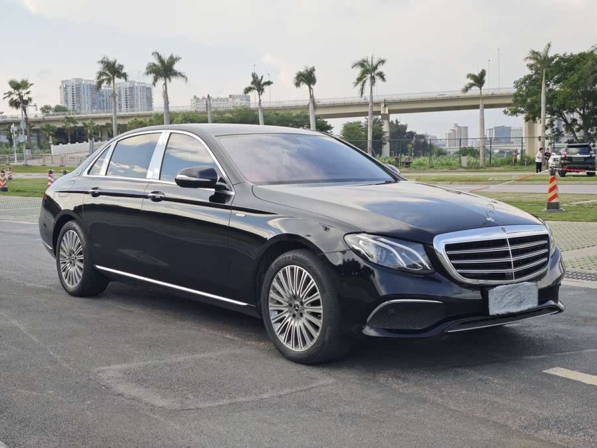 奔馳 奔馳E級(jí)  2020款 改款 E 300 L 殊享版圖片