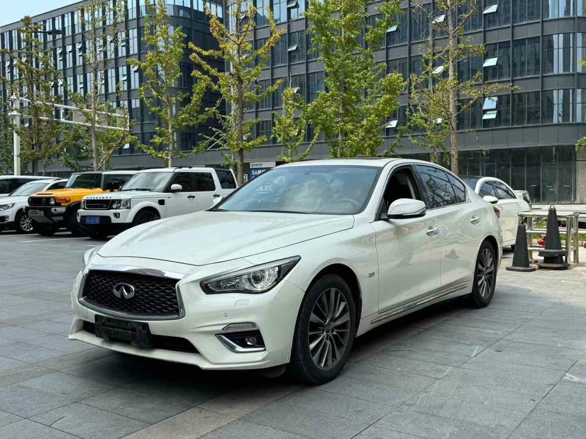 2019年1月英菲尼迪 Q70  2019款 Q70L 2.0T 精英版