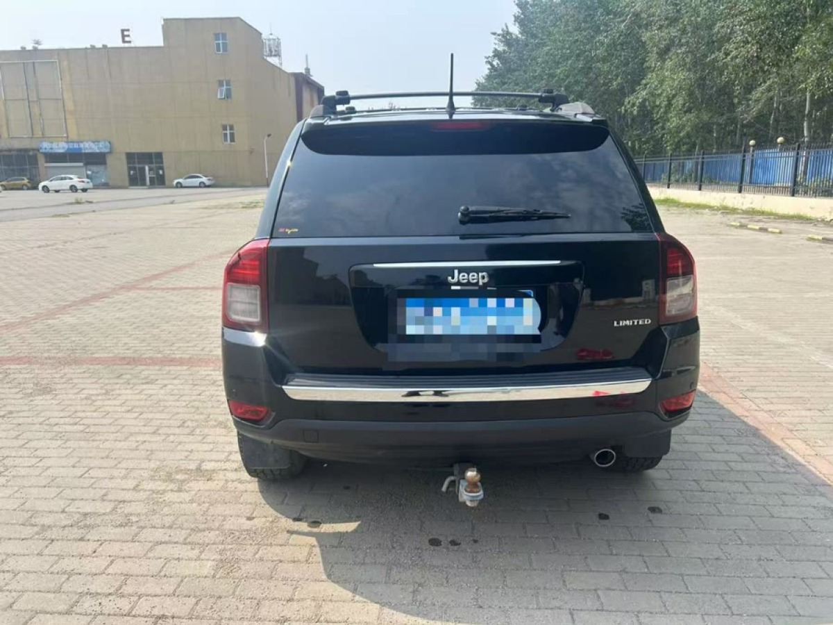 Jeep 指南者  2014款 改款 2.4L 四驅(qū)豪華版圖片