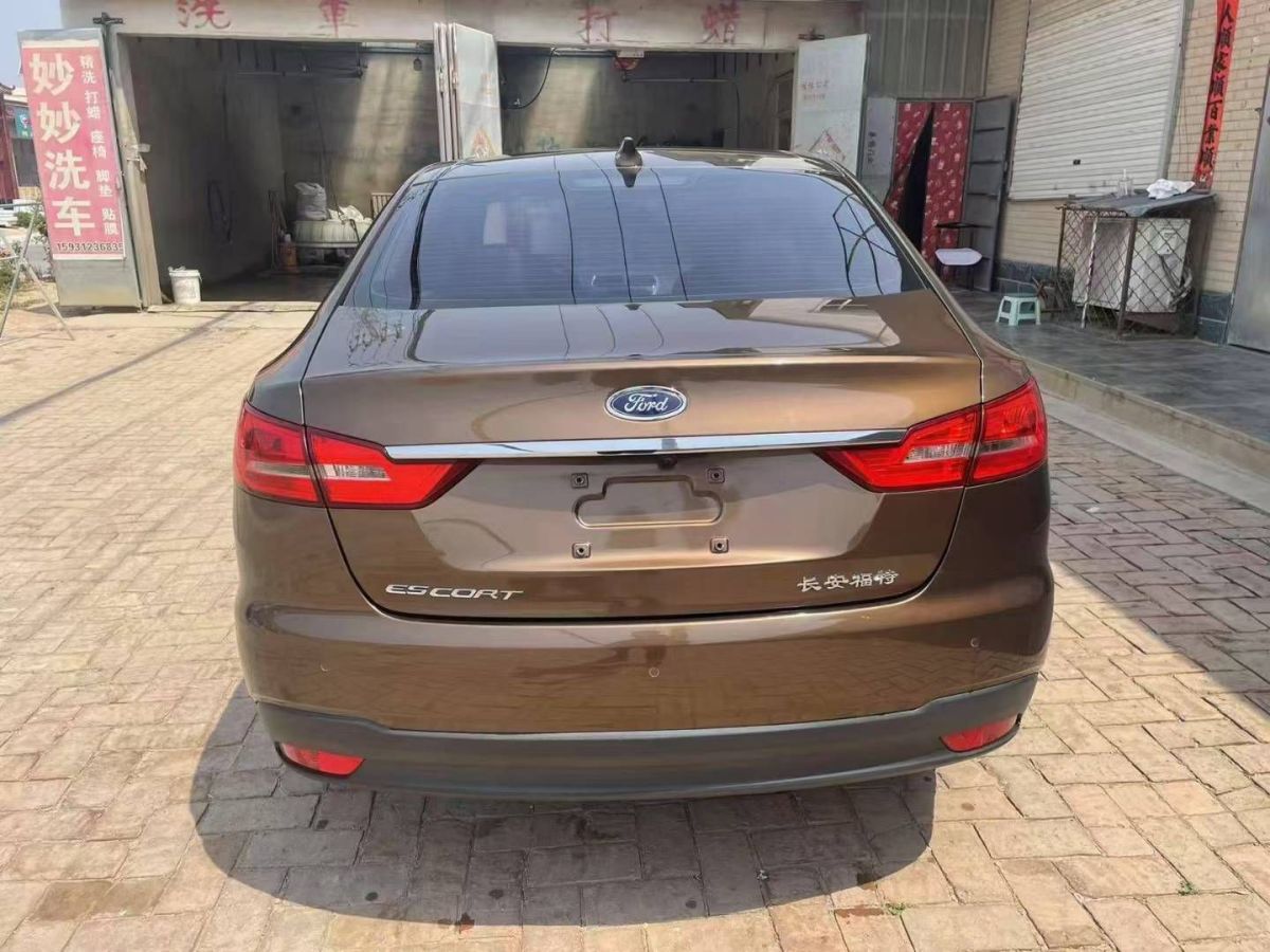 福特 福睿斯  2019款  改款 1.5L 手動質(zhì)享型 國V圖片