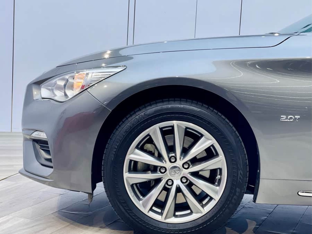 英菲尼迪 Q50L  2021款 2.0T 舒適版圖片