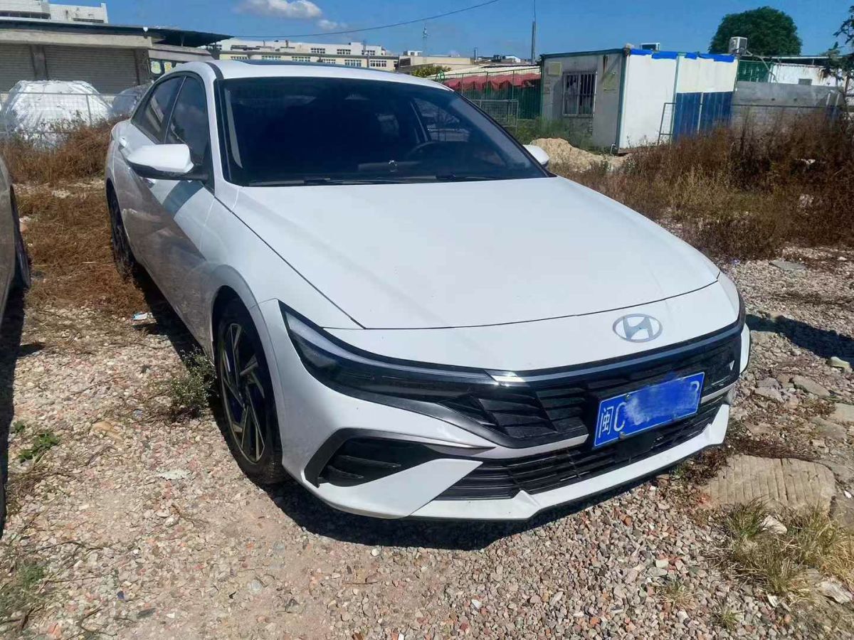 現(xiàn)代 伊蘭特  2023款 1.5L CVT GLS領(lǐng)先版圖片