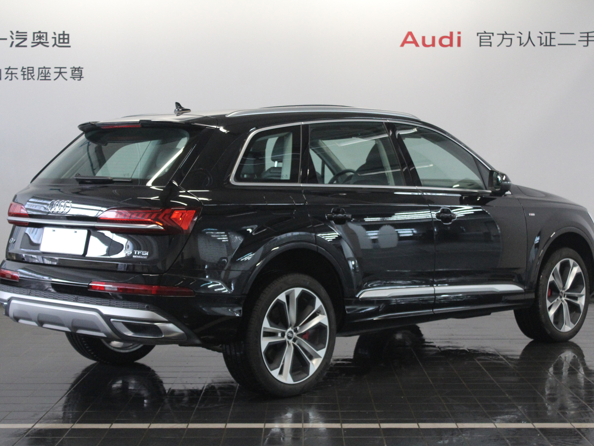 2024年10月奧迪 奧迪Q7  2023款 55 TFSI quattro S 尊貴型