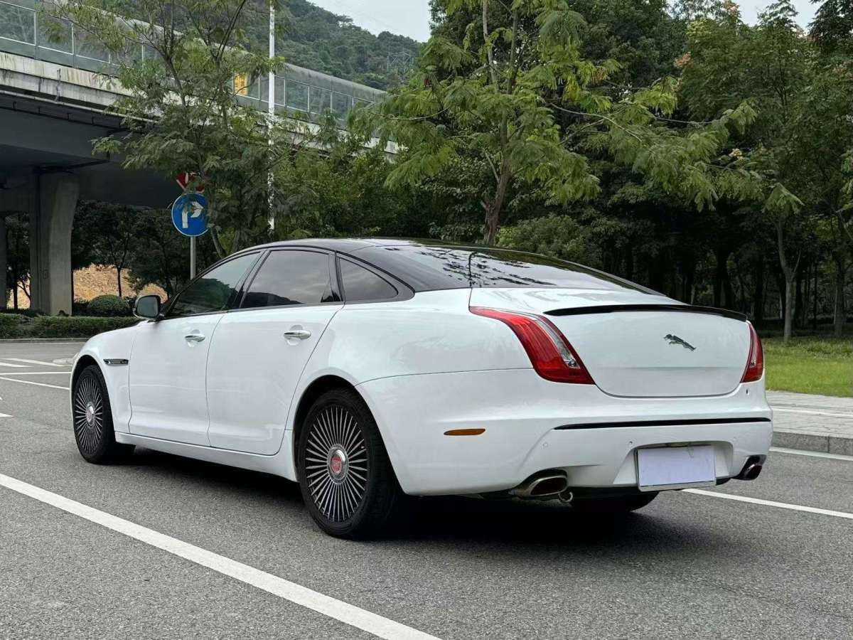 2012年6月捷豹 XJ  2012款 XJL 3.0 全景商務(wù)版