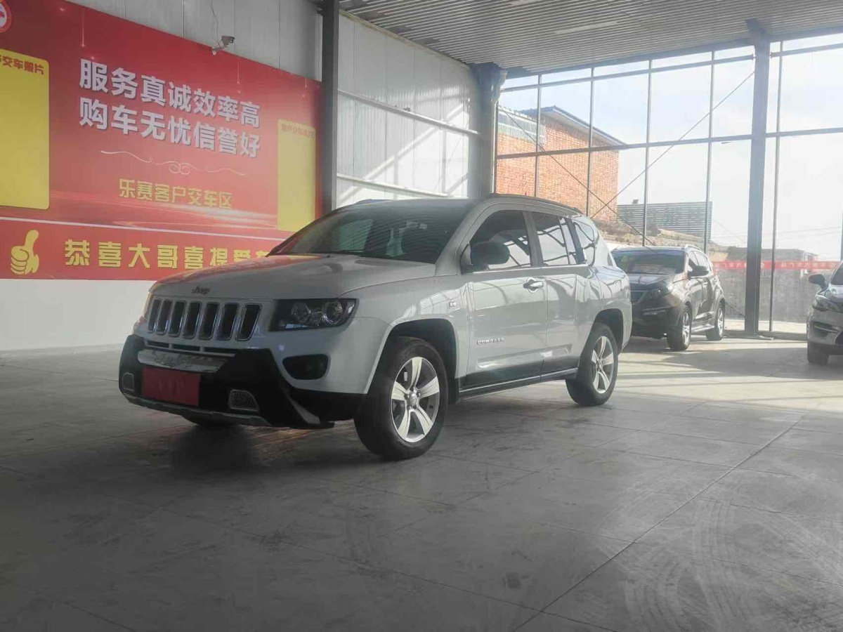 Jeep 指南者  2014款 改款 2.0L 兩驅(qū)進(jìn)取版圖片