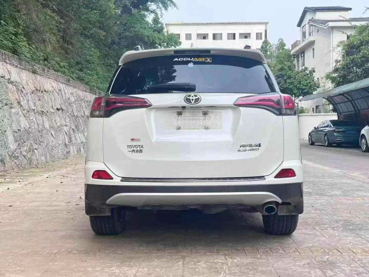 豐田 RAV4榮放  2018款 2.0L CVT兩驅(qū)風(fēng)尚X版圖片