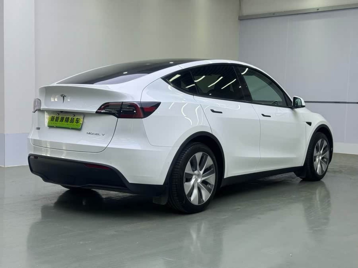 特斯拉 Model Y  2023款 后輪驅(qū)動(dòng)版圖片