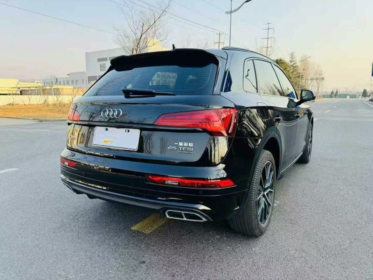 奧迪 奧迪Q5 e-tron  2024款 50 e-tron quattro 光耀型 機(jī)甲套裝圖片